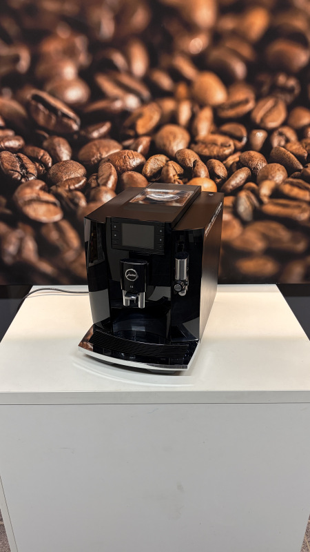 Jura E8 PianoBlack (EC) 2