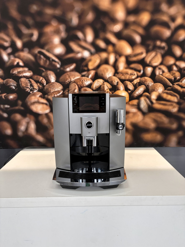 Jura E8 - Dark Inox (EC) 2
