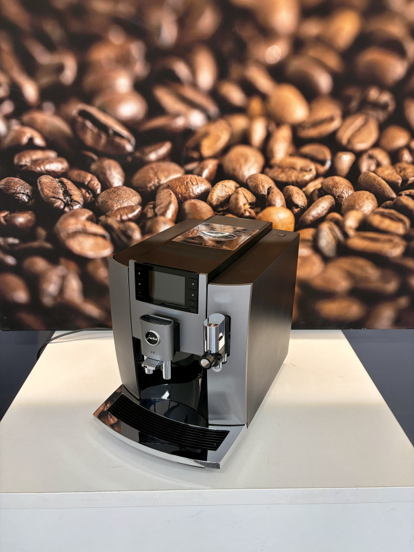 Jura E8 - Dark Inox (EC) 3