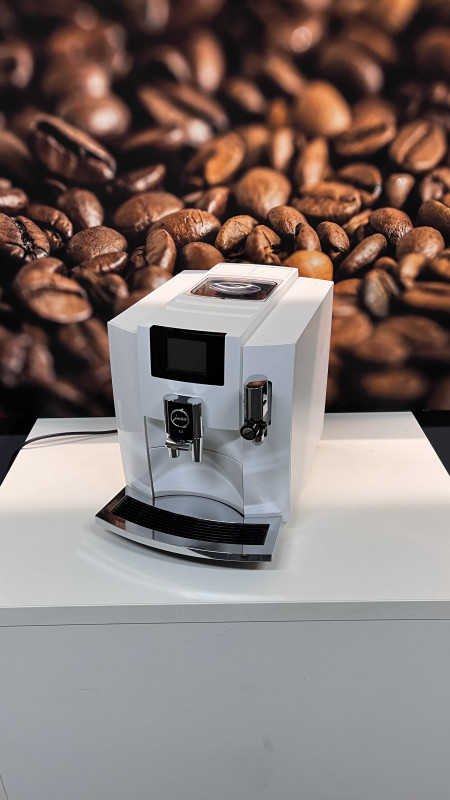 Jura E8 - white 2